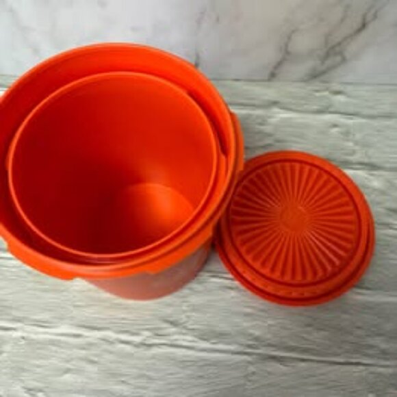 Vintage Set of 2 Tupperware Servalier Canister Containers Harvest Orange - Picture 4 of 9
